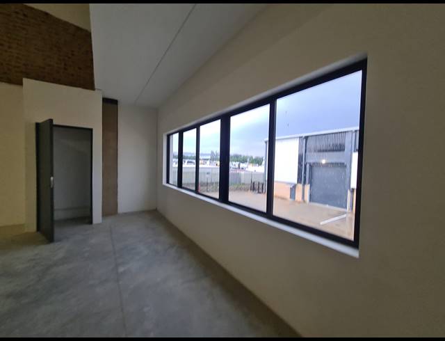 519.90M² WAREHOUSE TO LET IN SAMRAND BUSINESS PARK